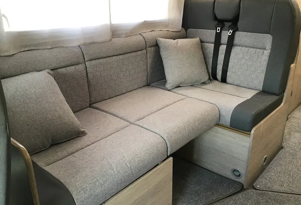 AUTOTRAIL  EXPEDITION C73 