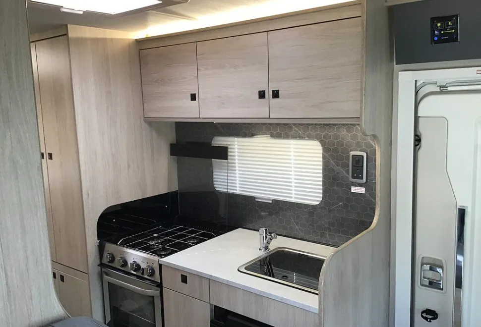 AUTOTRAIL  EXPEDITION C73 