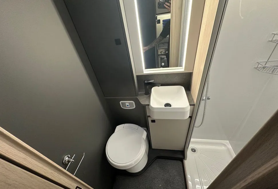 AUTOTRAIL  F-LINE F70 