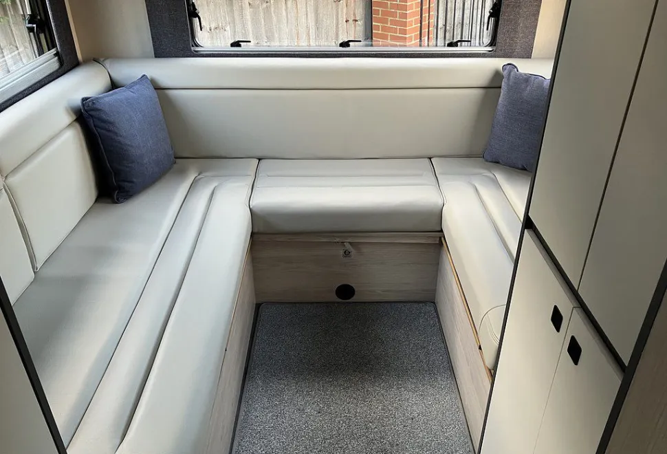 AUTOTRAIL  F-LINE F72 