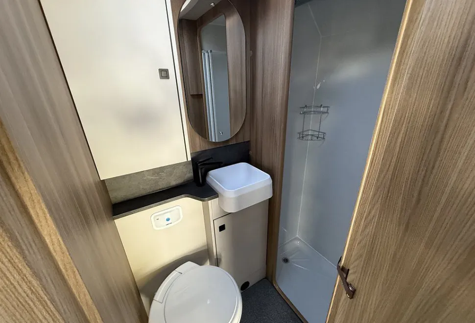 AUTOTRAIL  IMALA 615 