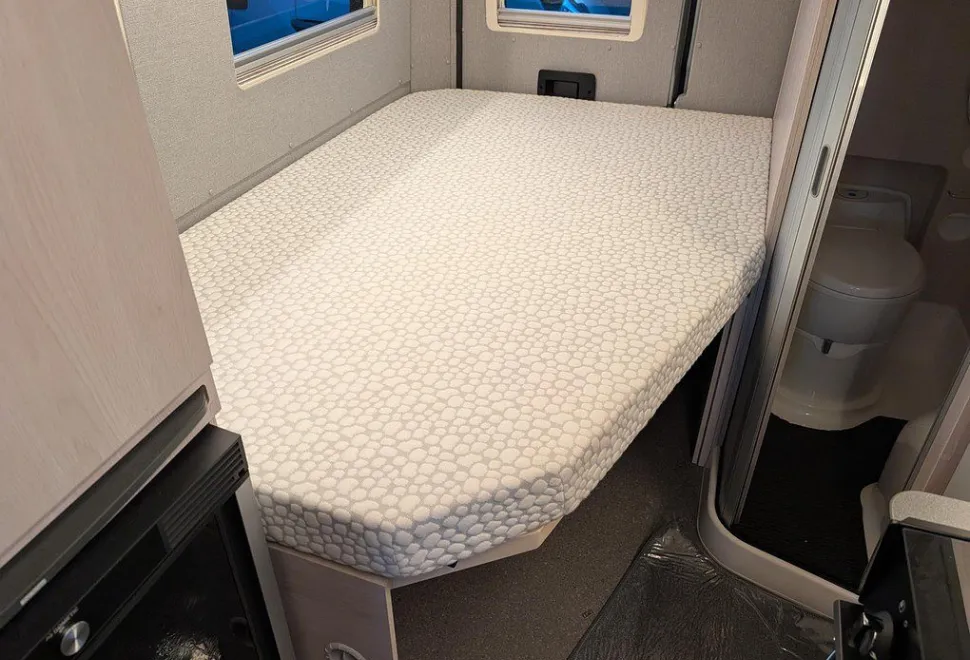 AUTO SLEEPERS  ACTIVE KB635 