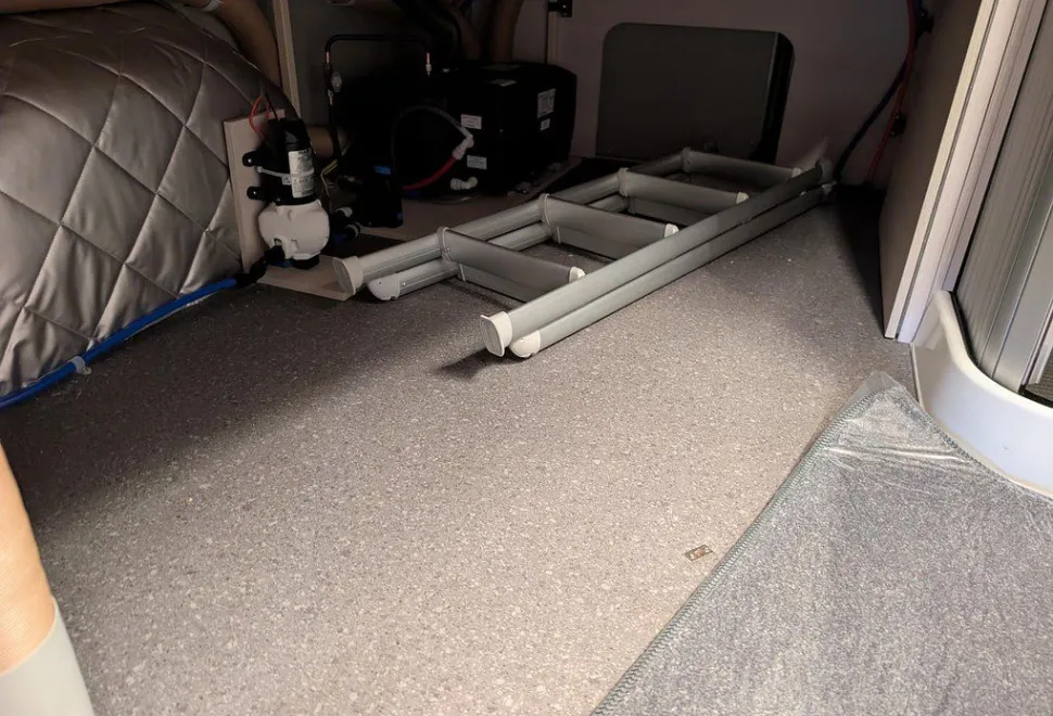 AUTO SLEEPERS  ACTIVE KB635 