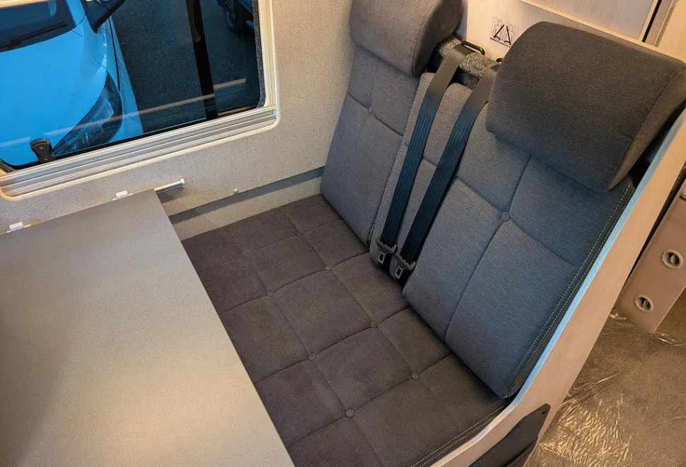 AUTO SLEEPERS  ACTIVE KB635 
