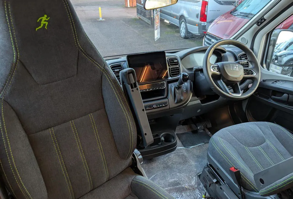 AUTO SLEEPERS  ACTIVE KB635 