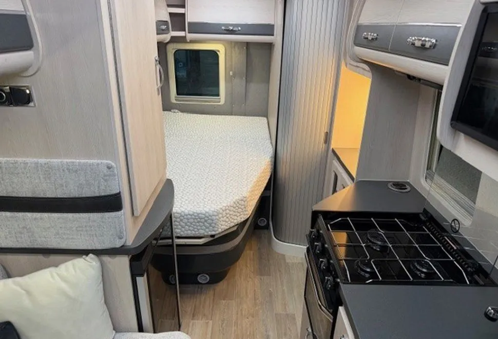 AUTO SLEEPERS  KINGHAM 