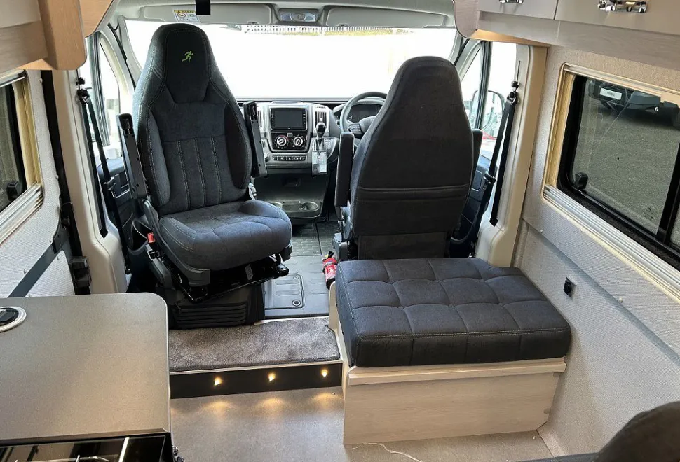 AUTO SLEEPERS  ACTIVE FG635 P 