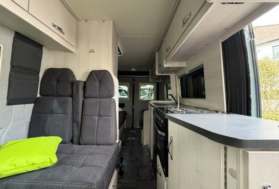 AUTO SLEEPERS  ACTIVE FL635 P 