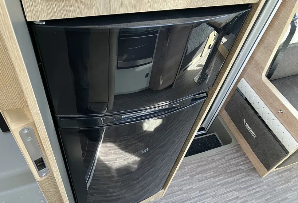 MOBILVETTA  K-YACHT T-LINE 86 