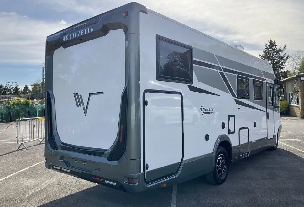 MOBILVETTA  K-YACHT T-LINE 86 