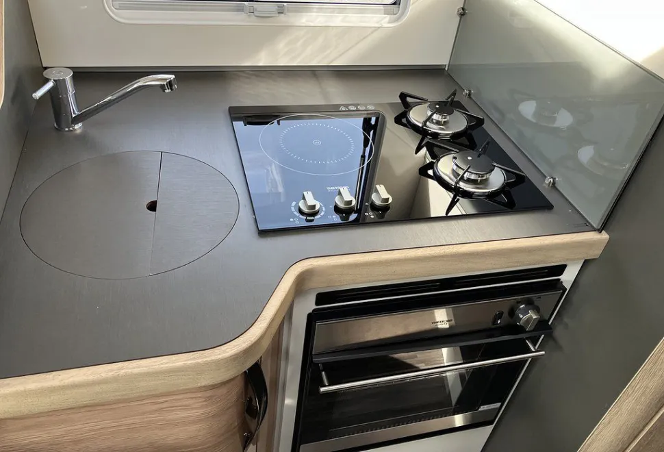 MOBILVETTA  K-YACHT T-LINE 86 