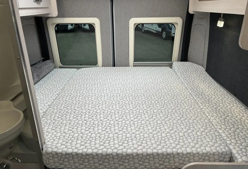 AUTO SLEEPERS  ACTIVE FG635 