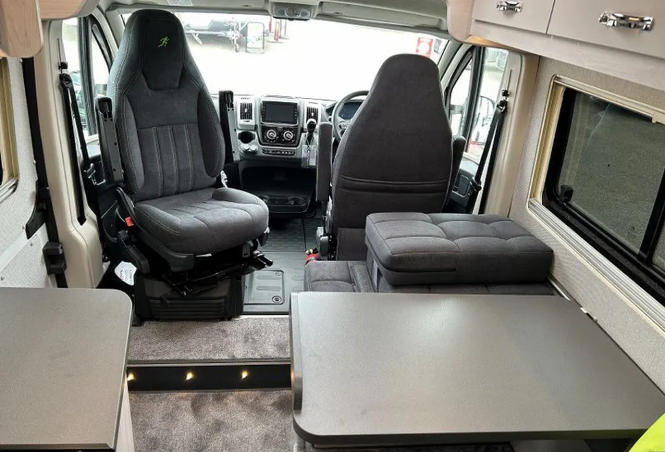 AUTO SLEEPERS  ACTIVE FG635 
