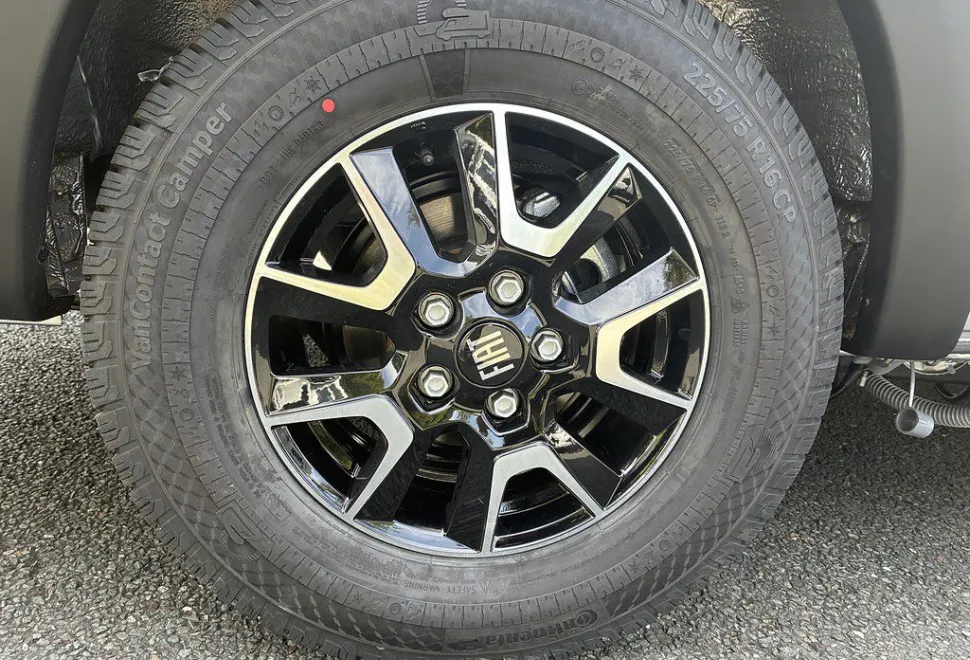 AUTO SLEEPERS  ACTIVE FG635 