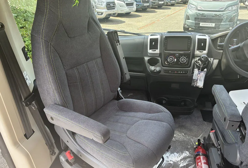 AUTO SLEEPERS  ACTIVE FG635 