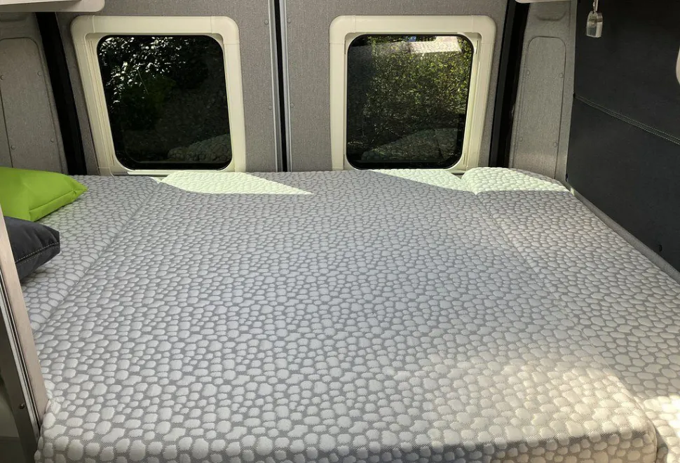 AUTO SLEEPERS  ACTIVE FG635 