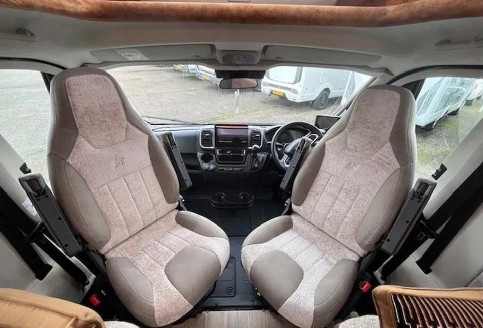 AUTO SLEEPERS  BROADWAY FB 