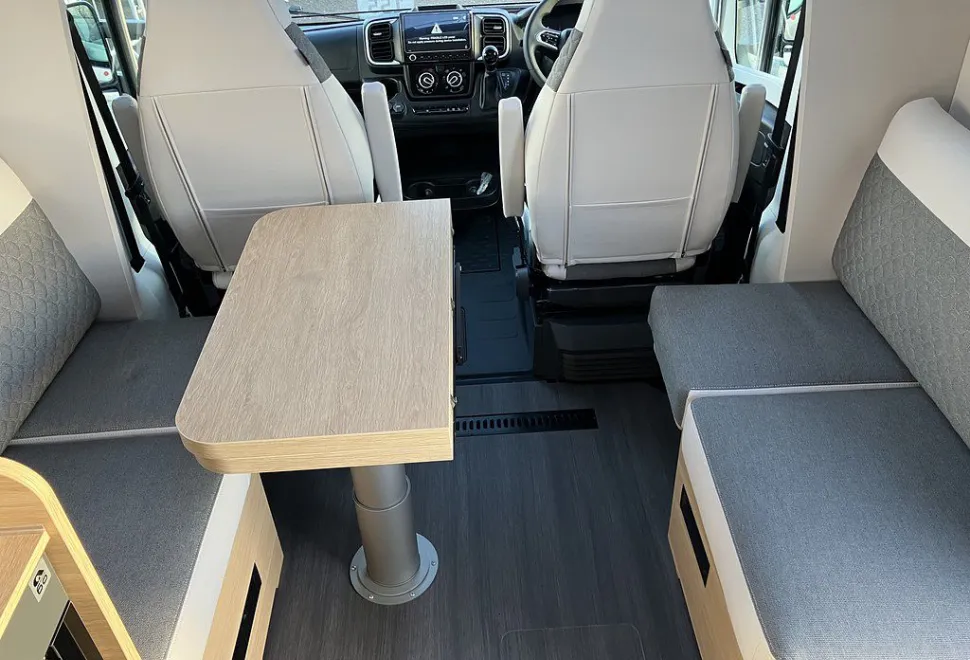 ADRIA  CORAL 60Y DL 