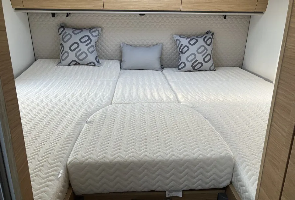 ADRIA  CORAL 60Y DL 