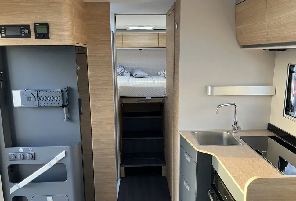 ADRIA  CORAL 60Y DL 