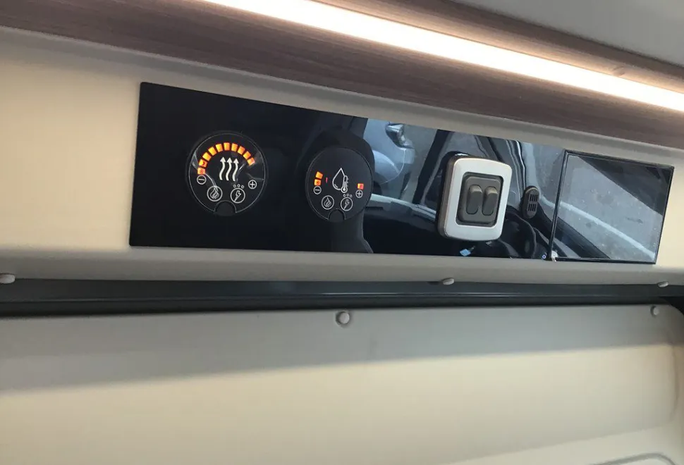 AUTOTRAIL  V-LINE 635 SE 