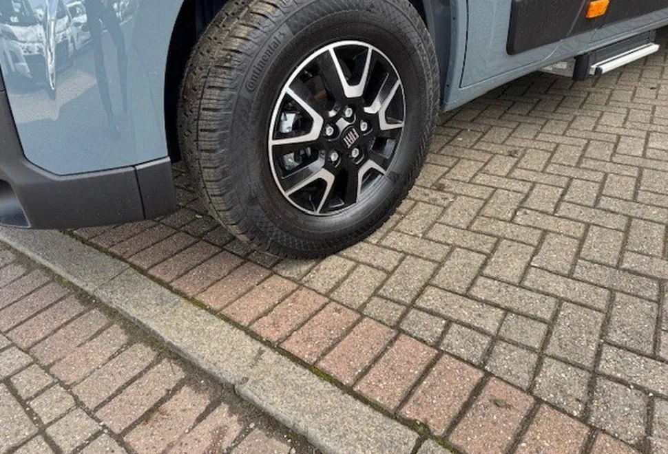 AUTOTRAIL  V-LINE 636 SPORT 