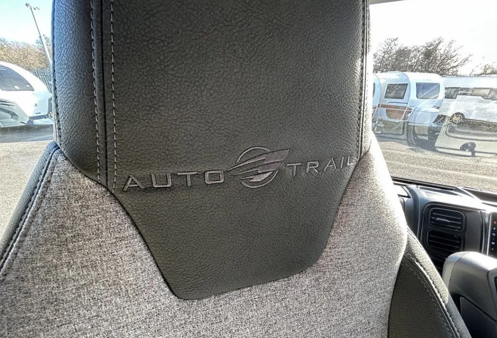 AUTOTRAIL  EXPEDITION C71 