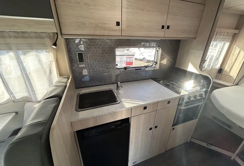 AUTOTRAIL  EXPEDITION C71 