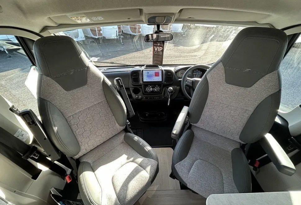 AUTOTRAIL  EXPEDITION C71 