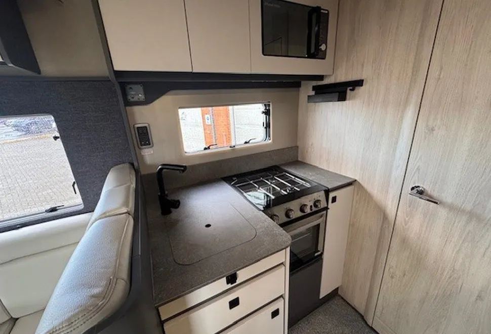 AUTOTRAIL  F-LINE F60 