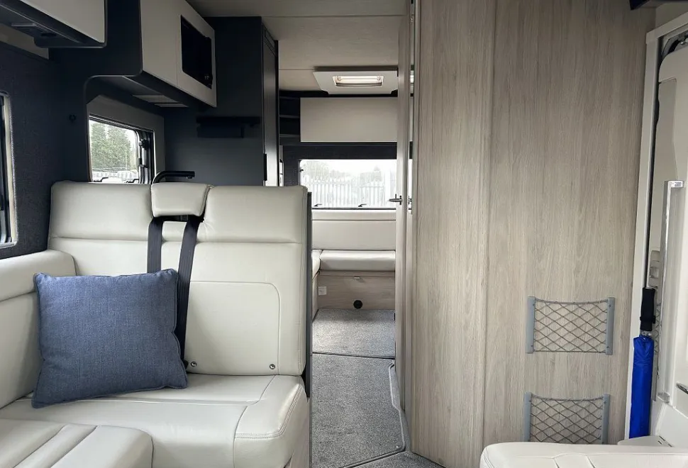 AUTOTRAIL  F-LINE F72 