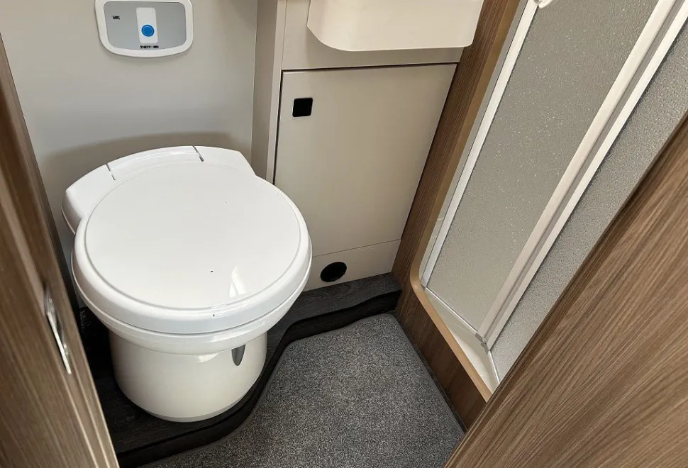 AUTOTRAIL  IMALA 736 