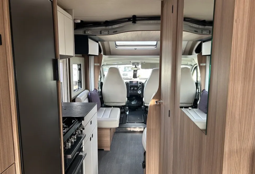 AUTOTRAIL  IMALA 736 