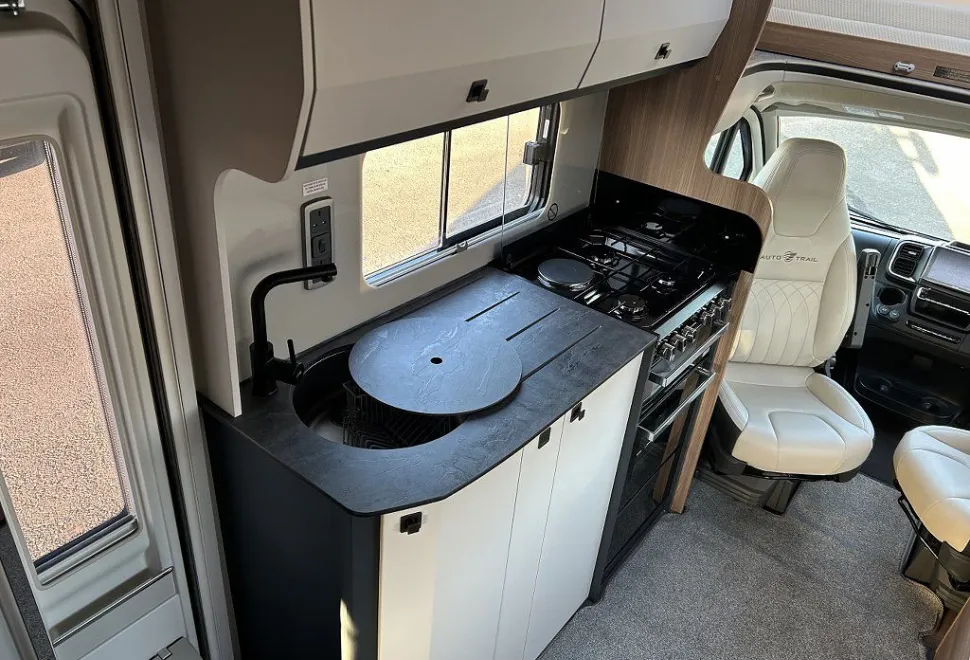 AUTOTRAIL  SCOUT 