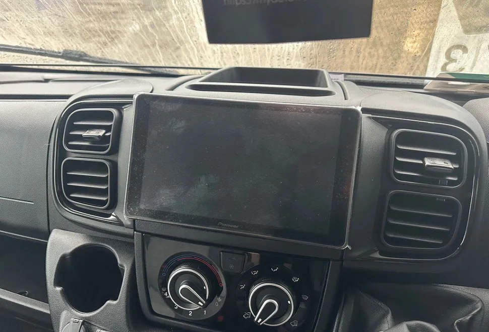 AUTOTRAIL  EXPEDITION C63 