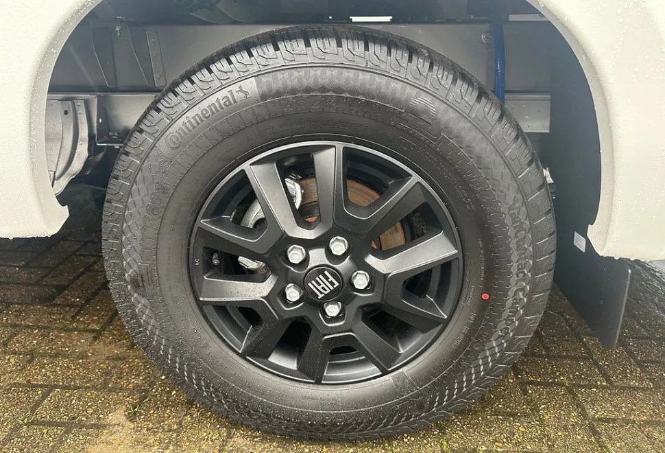AUTOTRAIL  EXPEDITION C63 