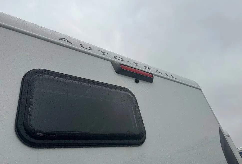 AUTOTRAIL  EXPEDITION C63 