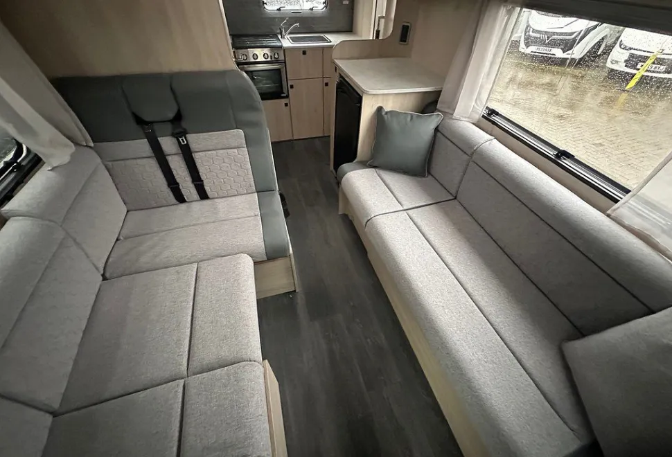AUTOTRAIL  EXPEDITION C63 