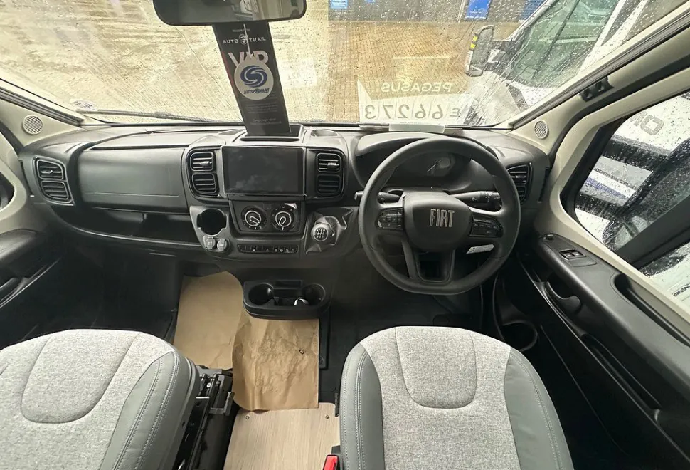 AUTOTRAIL  EXPEDITION C63 