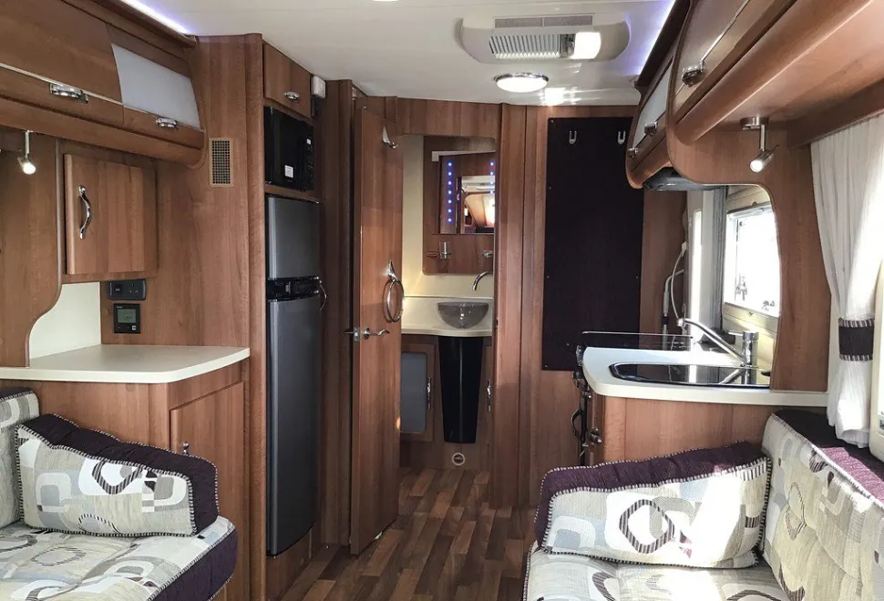 AUTO SLEEPERS  WINCHCOMBE 2015-03-02