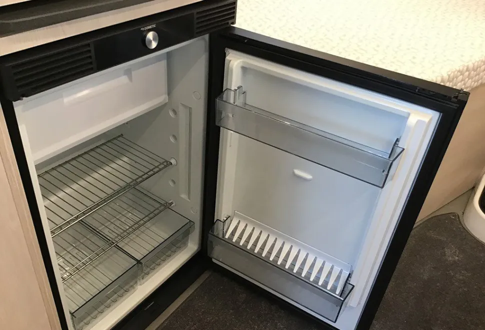 AUTO SLEEPERS  ACTIVE KB635 P 