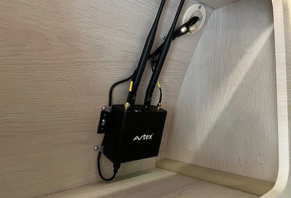 AUTO SLEEPERS  ACTIVE KB635 P 