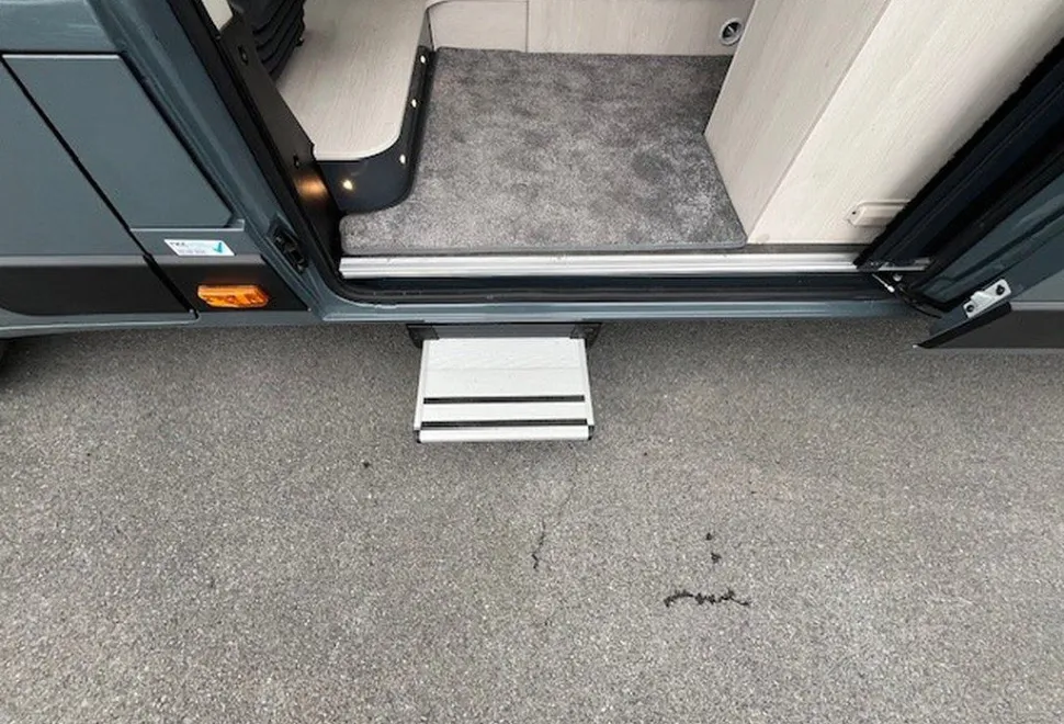 AUTO SLEEPERS  ACTIVE KB635 P 