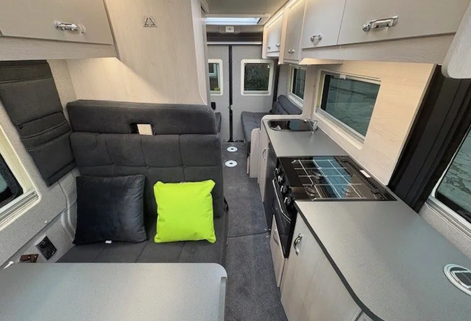 AUTO SLEEPERS  ACTIVE FL635 