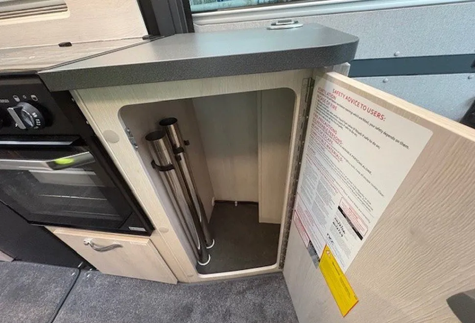AUTO SLEEPERS  ACTIVE FL635 P 