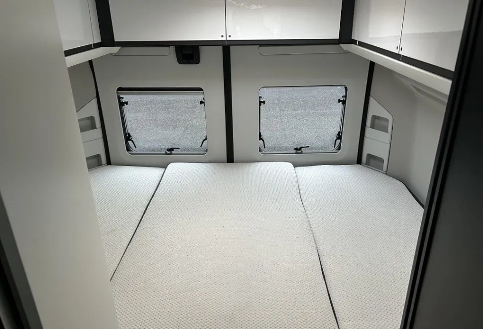 ADRIA  TWIN SUPREME 600 SPB 2021-03-01