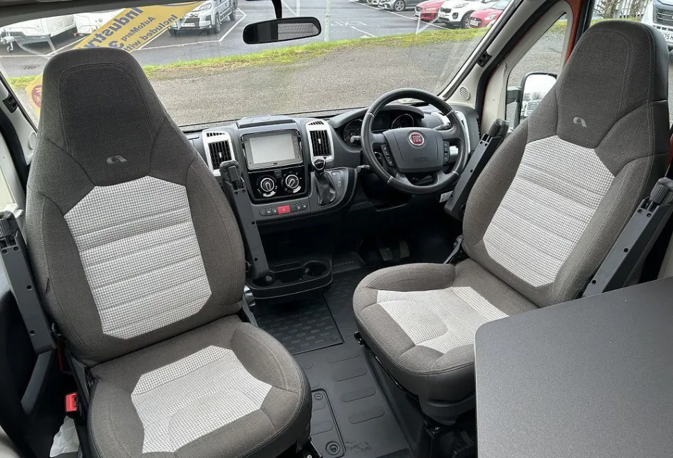 ADRIA  TWIN SUPREME 600 SPB 2021-03-01