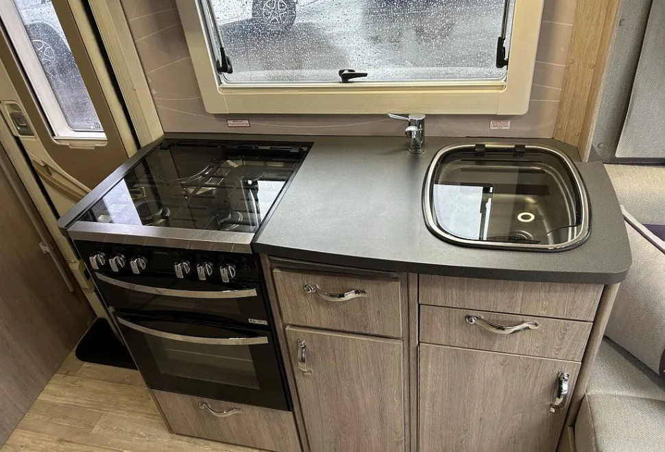 AUTO SLEEPERS  WINCHCOMBE 2020-08-20