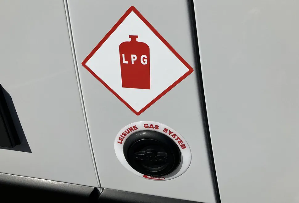 AUTO SLEEPERS  ACTIVE FG635 