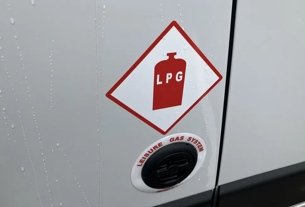 AUTO SLEEPERS  ACTIVE FG635 P 